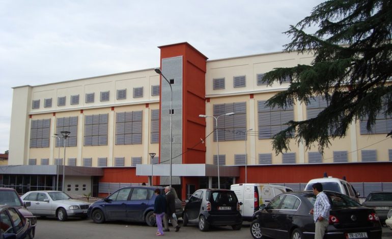 Foto nga burimi: Buxheti 2027, fondi për shërbimet shëndetësorë rritet më pak se inflacioni