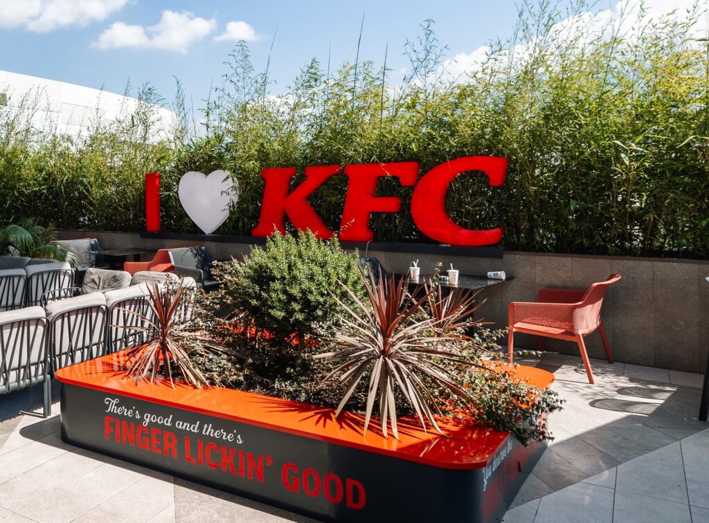 KFC në Shqipëri bëhet pjesë e KAN, grupit më të madh ballkanik të KFC ...
