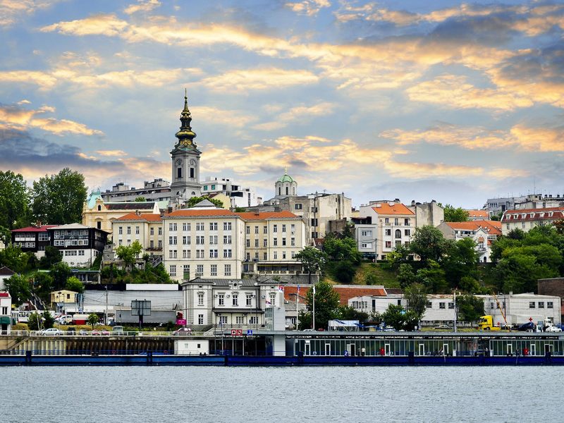 BE-ja bllokon hapjen e negociatave me Serbinë — ndarje mes shteteve anëtare