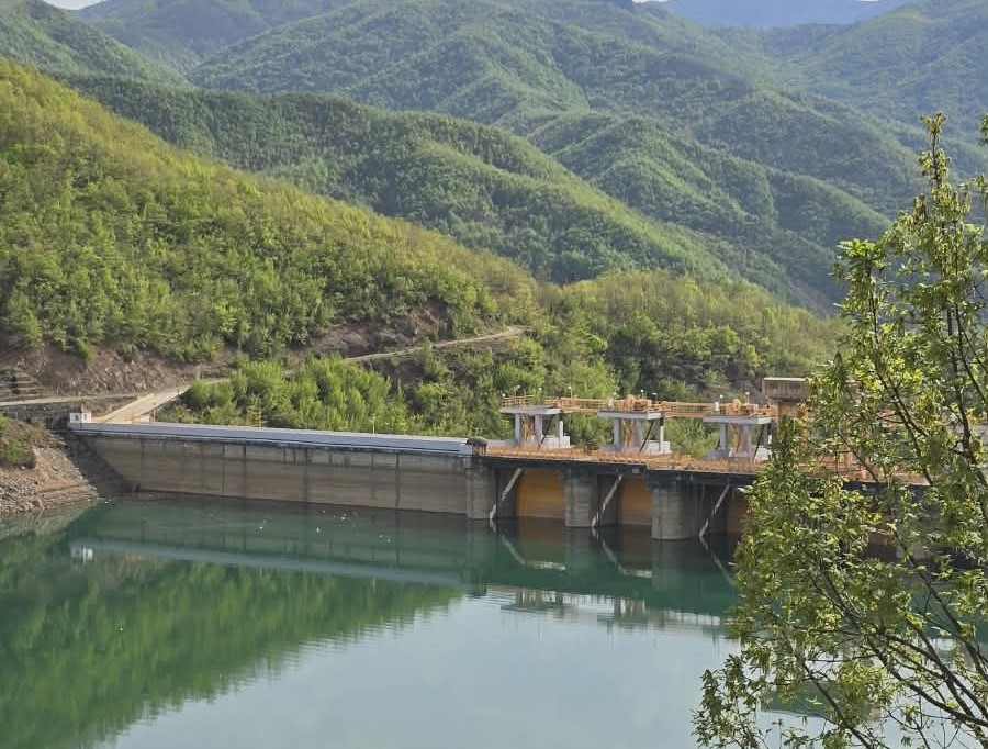 Shqipëria eksportoi 1 2 TWh energji në 3 mujorin e parë 2026  si e ndihmoi taksa e karbonit